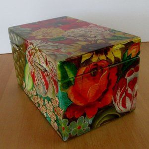 Vintage laquered floral jewelry trinket box Disenos Caaesa - Mexico - 1990s